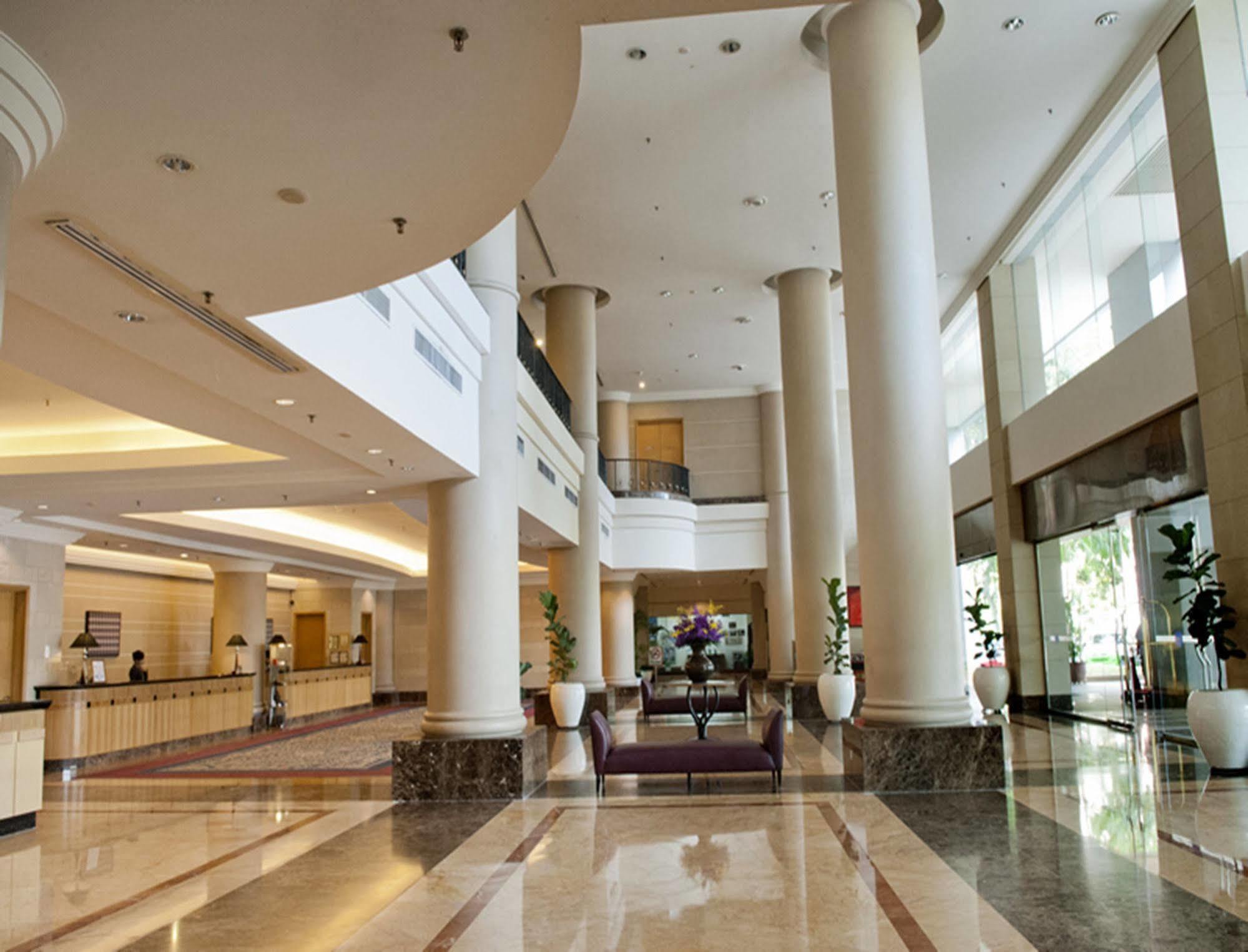 فندق رويال تشولان سيرمبان سِريمبان المظهر الخارجي الصورة Lobby